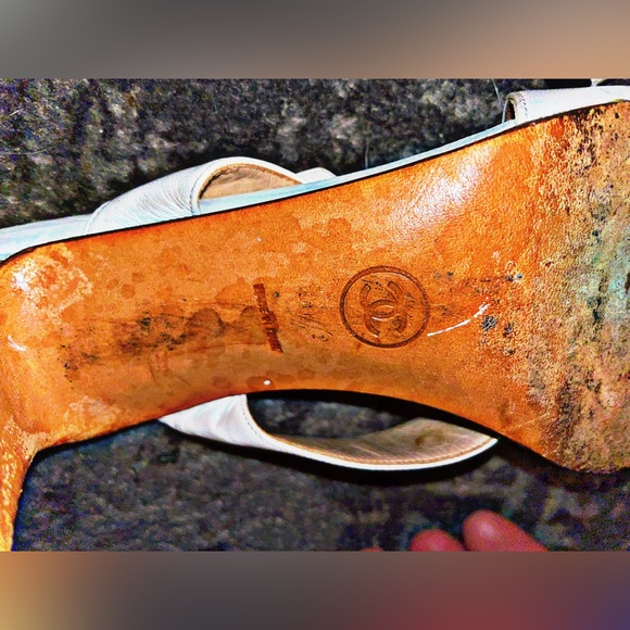 Vintage Chanel Sandal w/ heel - Picture 3 of 5